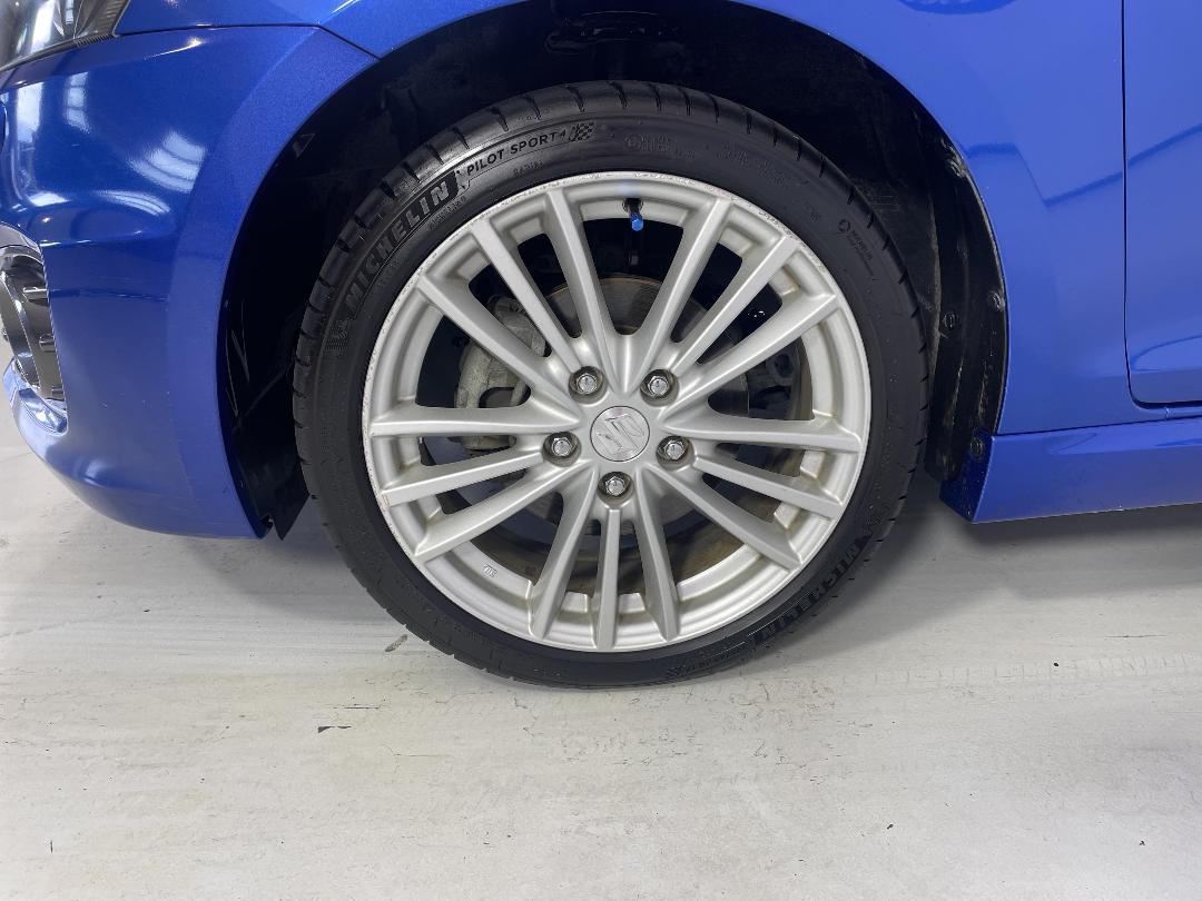 Photo '10' of Suzuki Swift