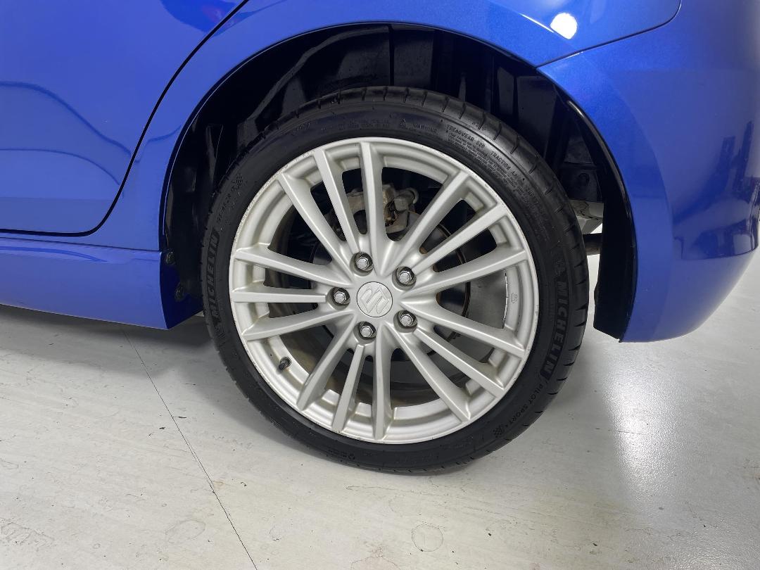 Photo '11' of Suzuki Swift