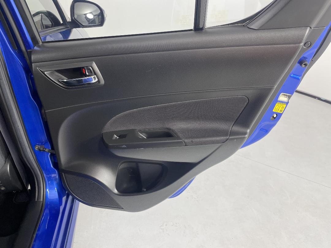 Photo '19' of Suzuki Swift