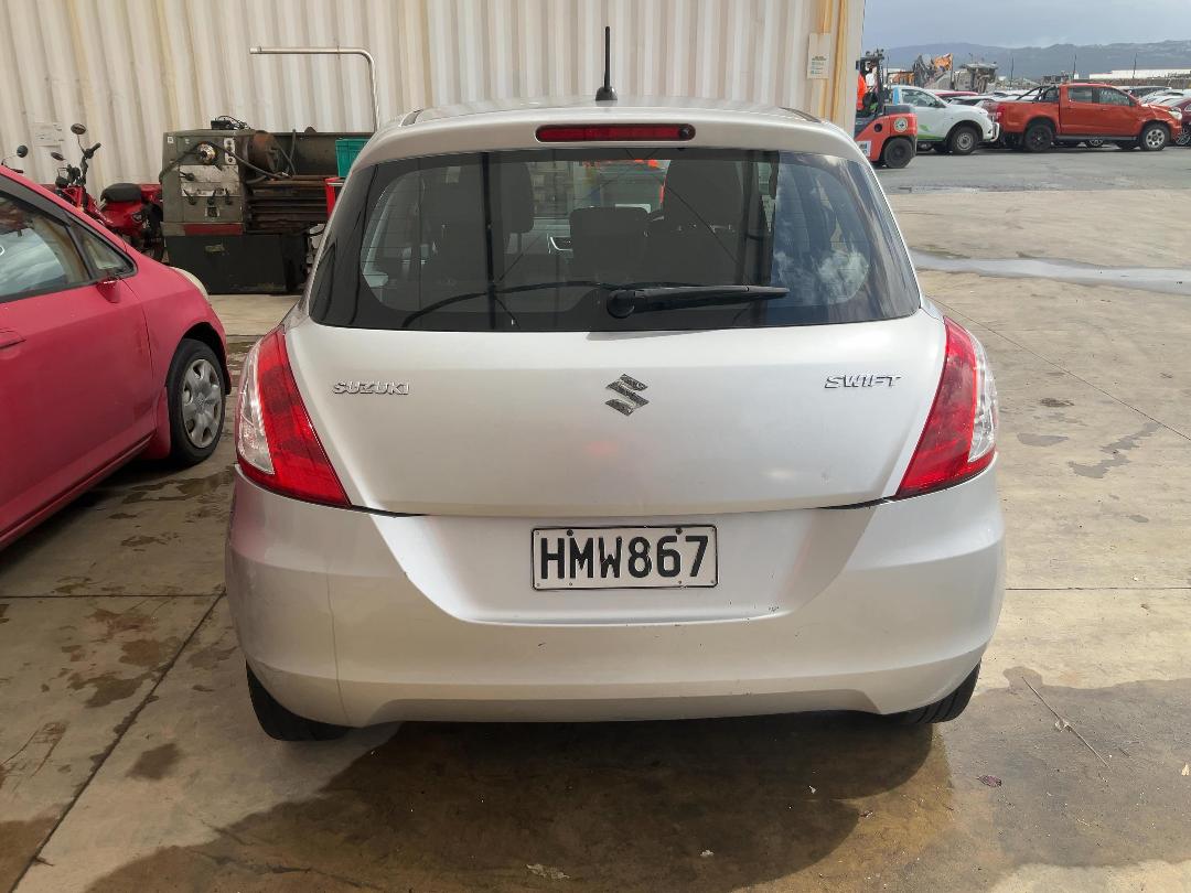 Photo '4' of Suzuki Swift Glxab