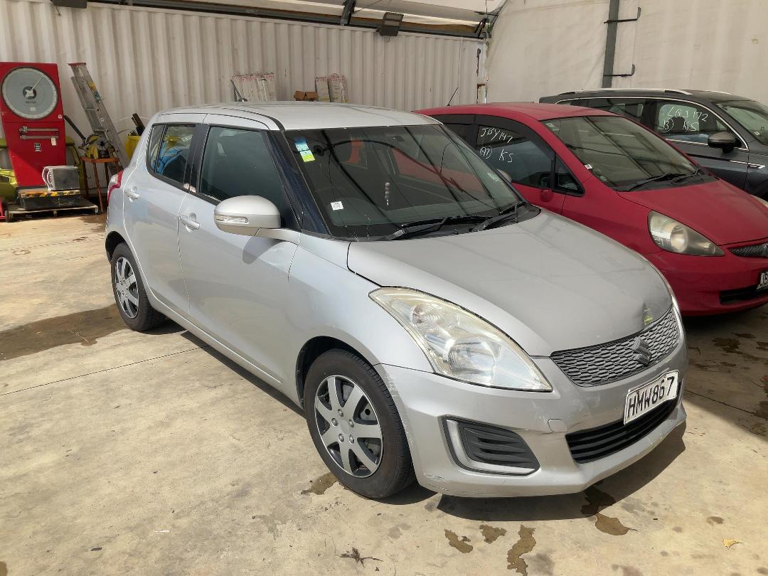 Photo '6' of Suzuki Swift Glxab