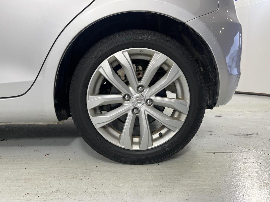 Photo '11' of Suzuki Swift Photo '11' of Suzuki Swift