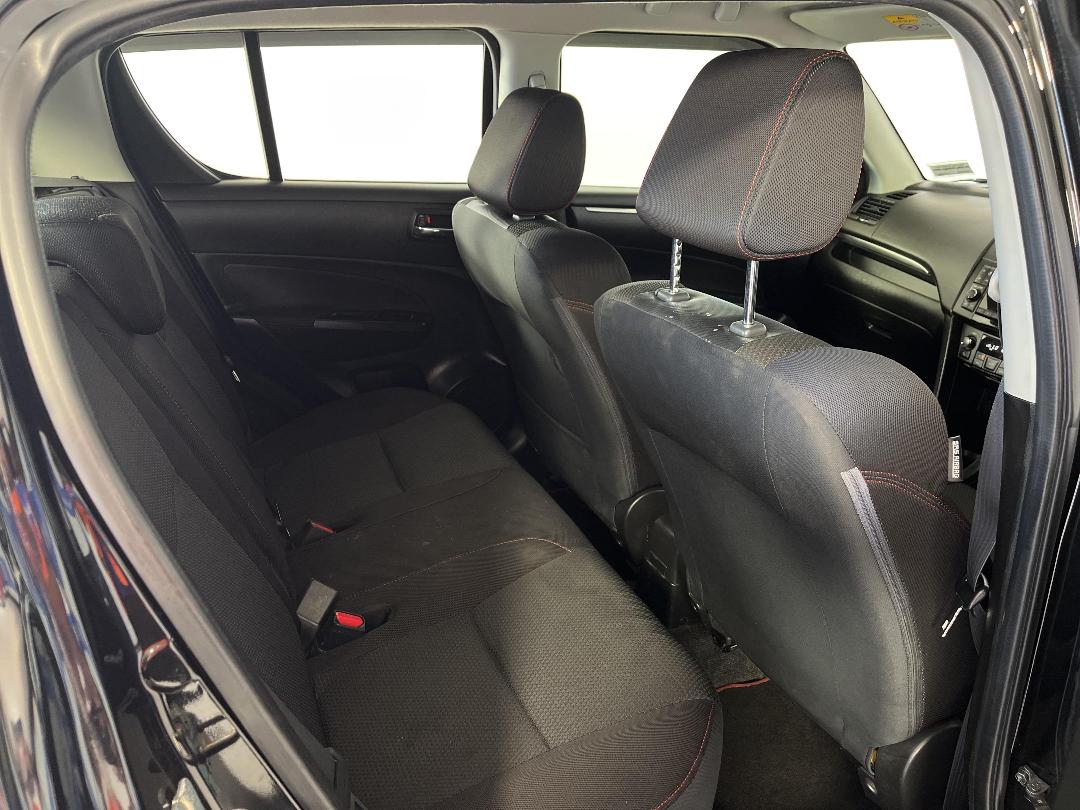 Photo '20' of Suzuki Swift