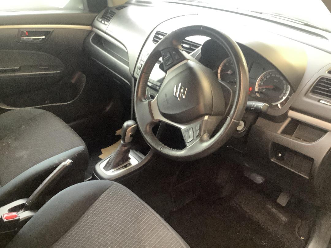 Photo '13' of Suzuki Swift Glxab