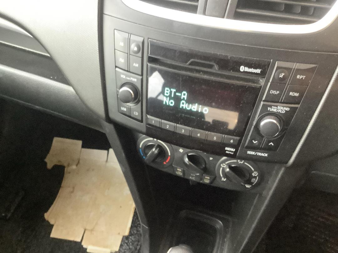 Photo '19' of Suzuki Swift Glxab