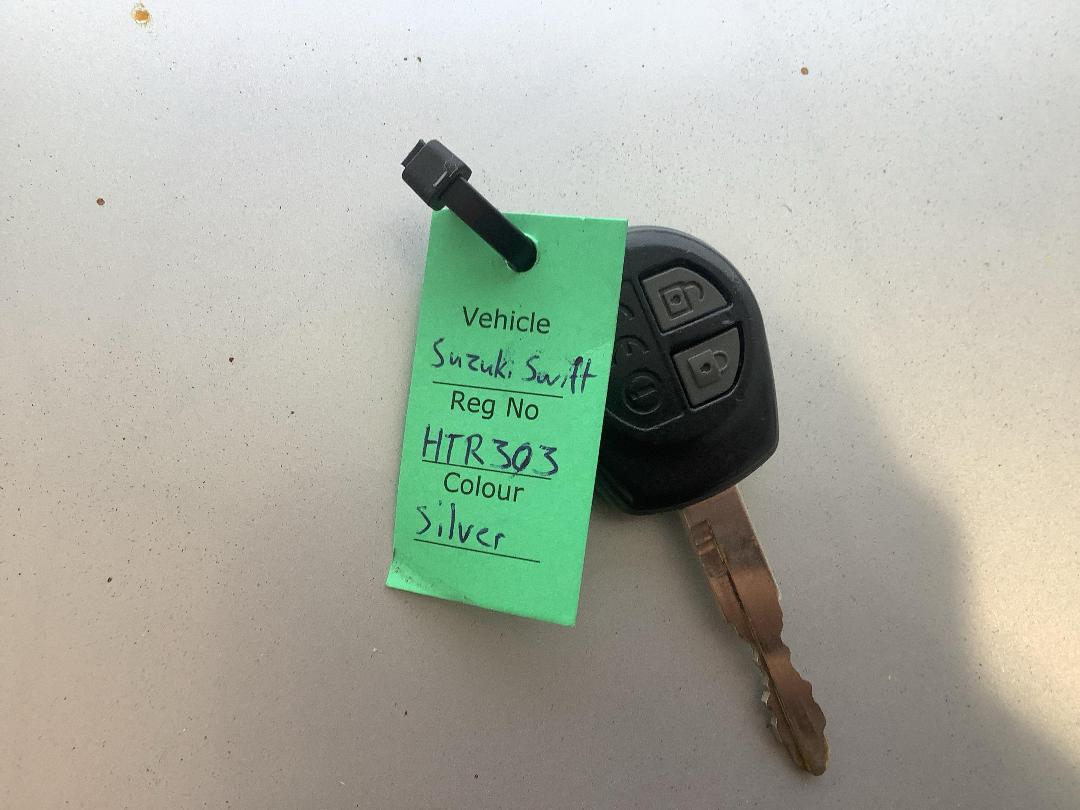 Photo '23' of Suzuki Swift Glxab