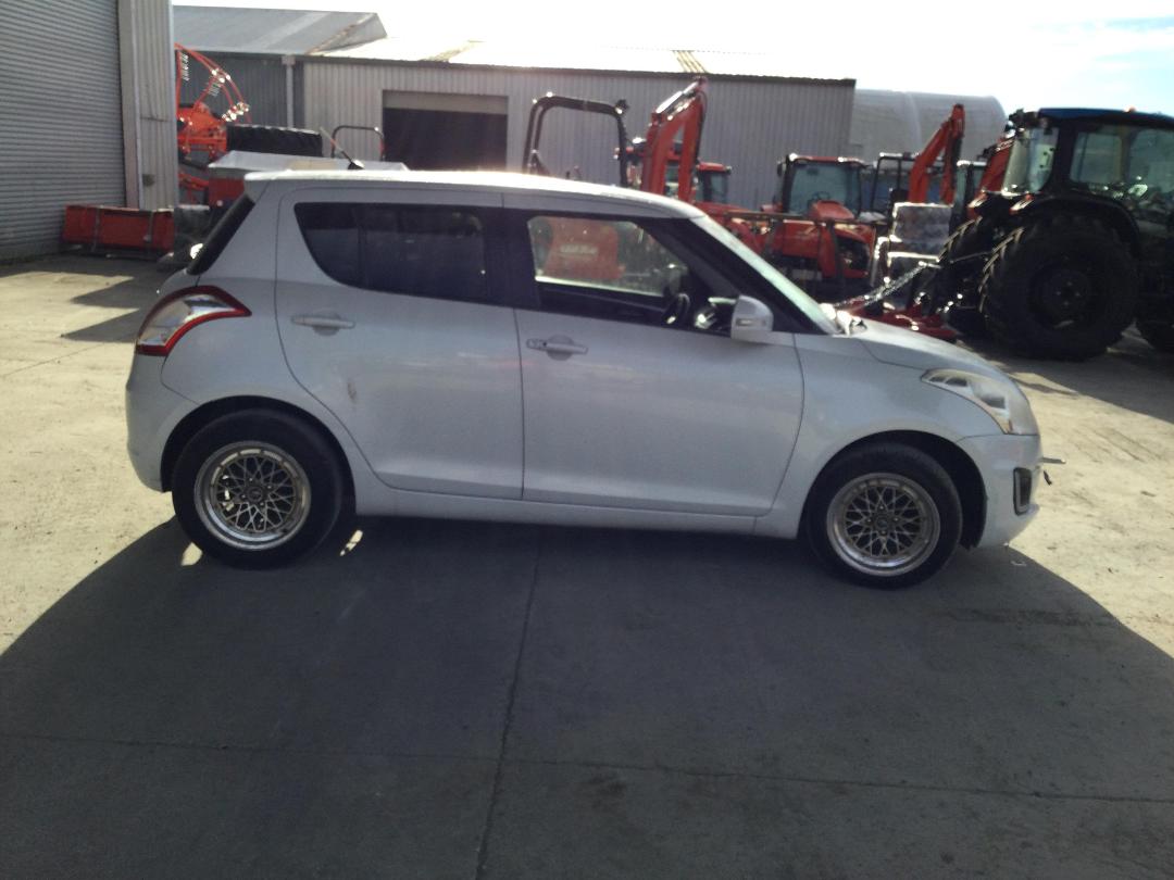 Photo '7' of Suzuki Swift