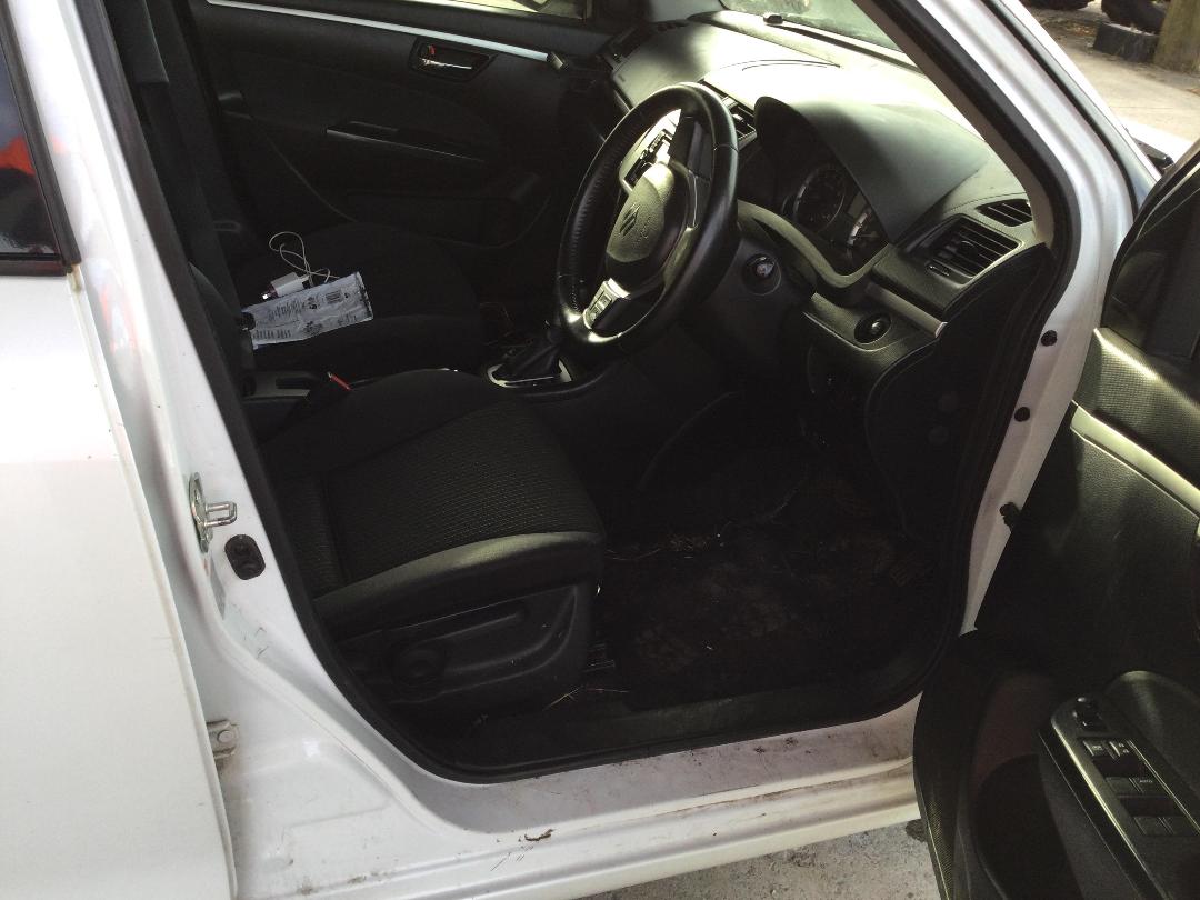 Photo '23' of Suzuki Swift