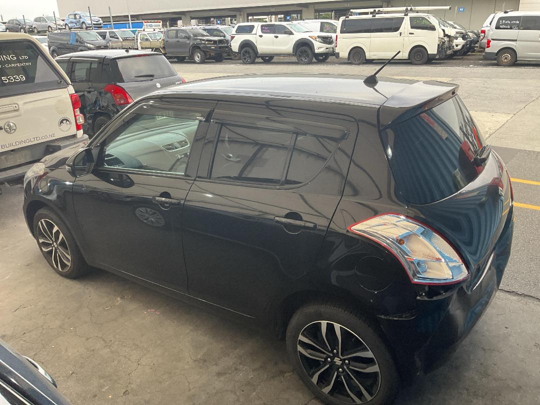 Photo '9' of Suzuki Swift