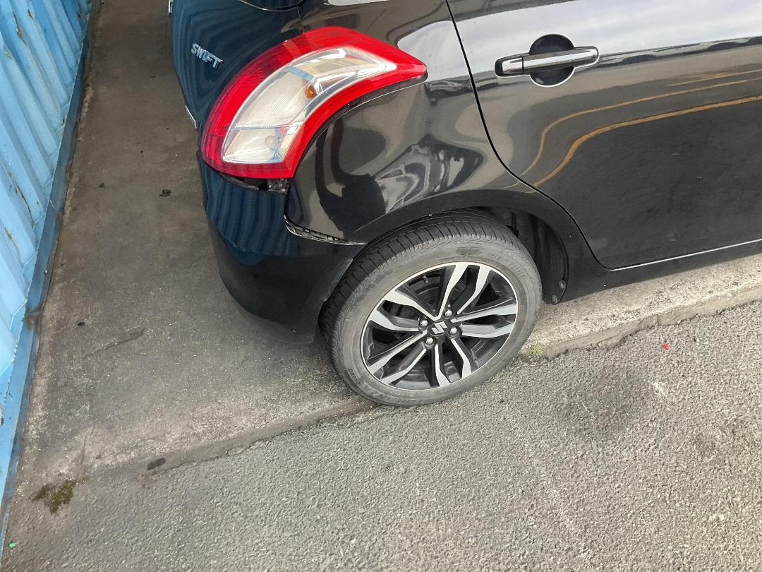 Photo '13' of Suzuki Swift