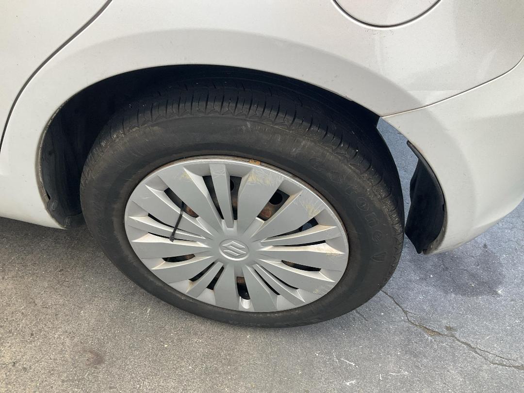 Photo '5' of Suzuki Swift Glxab Photo '5' of Suzuki Swift Glxab