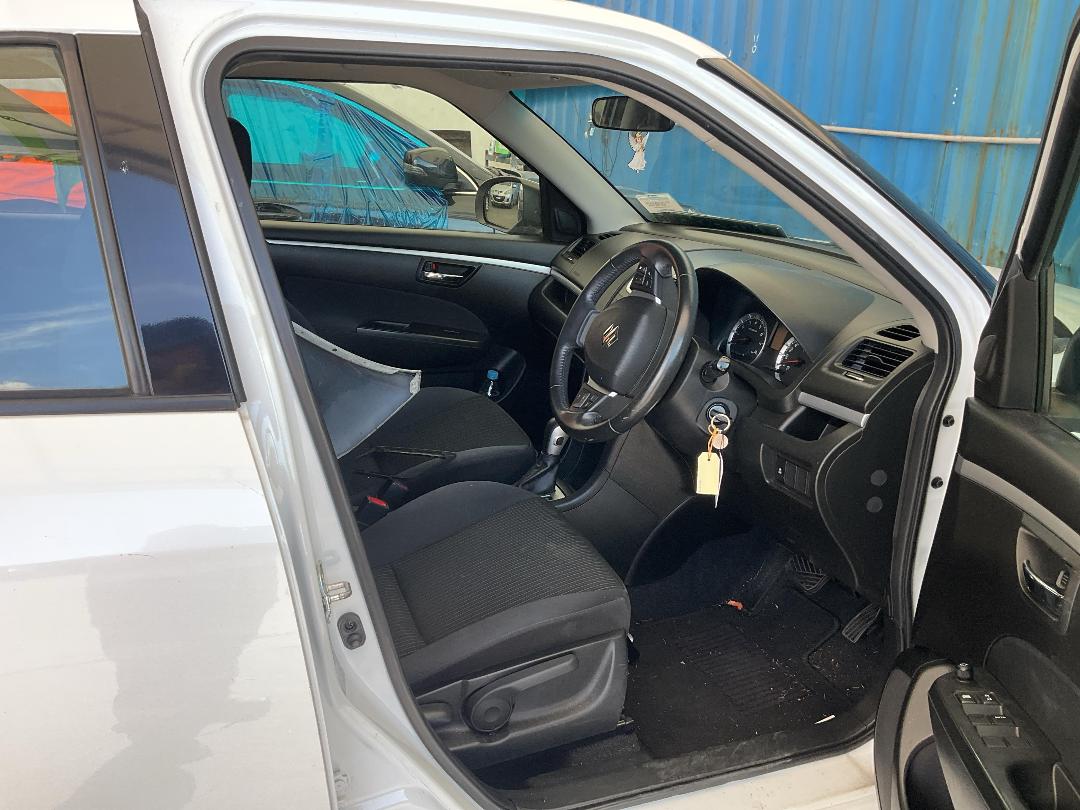 Photo '17' of Suzuki Swift Glxab Photo '17' of Suzuki Swift Glxab