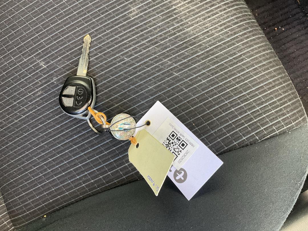 Photo '19' of Suzuki Swift Glxab Photo '19' of Suzuki Swift Glxab