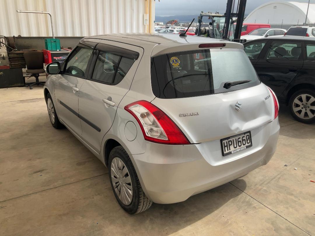 Photo '4' of Suzuki Swift Glxab Photo '4' of Suzuki Swift Glxab