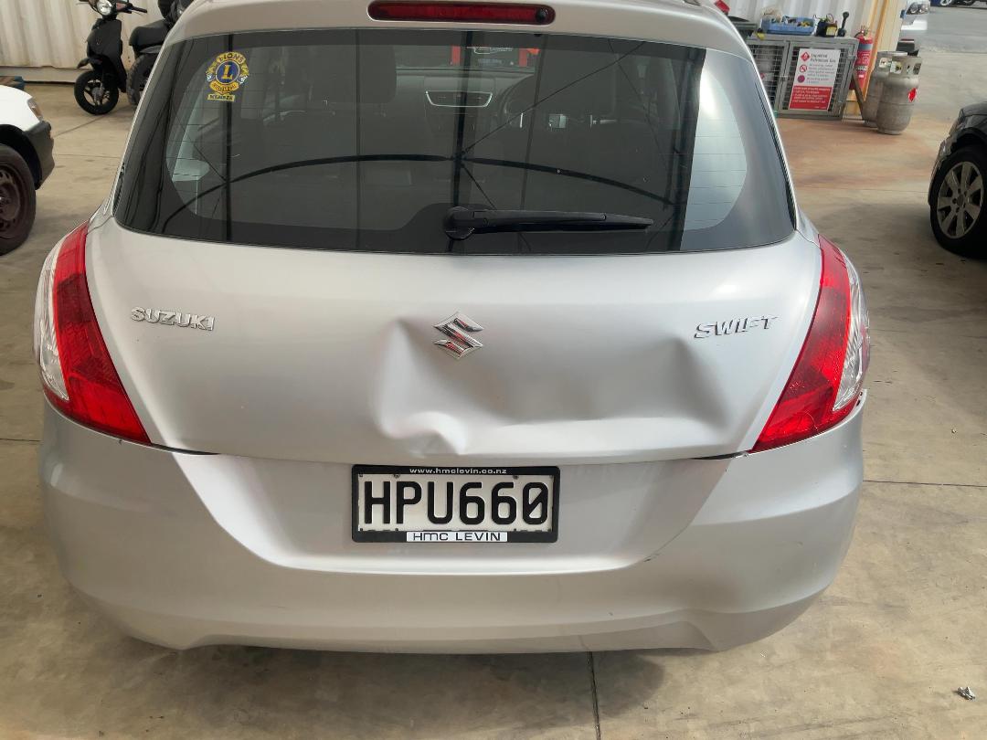 Photo '20' of Suzuki Swift Glxab Photo '20' of Suzuki Swift Glxab