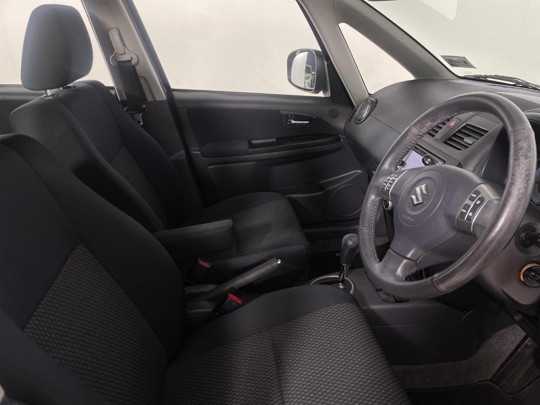 Photo '16' of Suzuki SX4