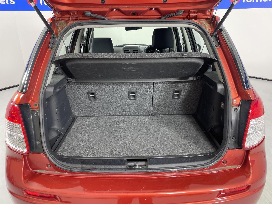 Photo '14' of Suzuki SX4 Photo '14' of Suzuki SX4