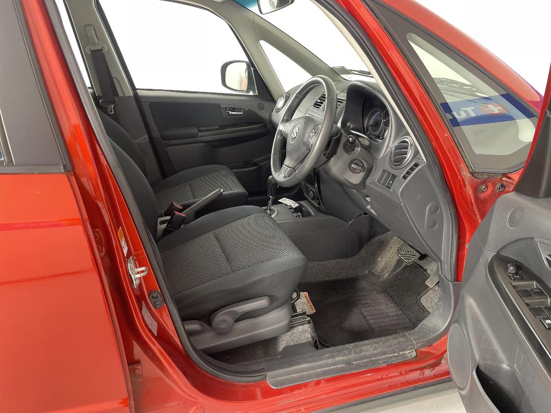 Photo '16' of Suzuki SX4 Photo '16' of Suzuki SX4