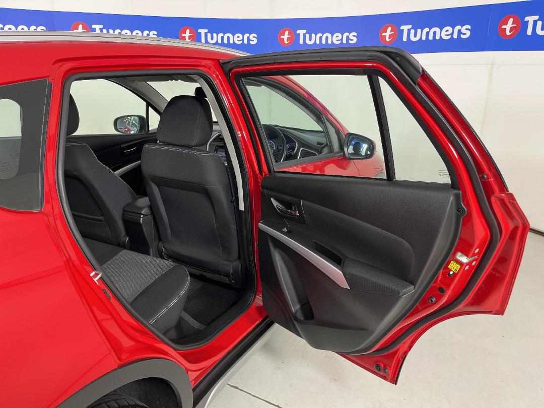 Photo '19' of Suzuki SX4 S-Cross Photo '19' of Suzuki SX4 S-Cross