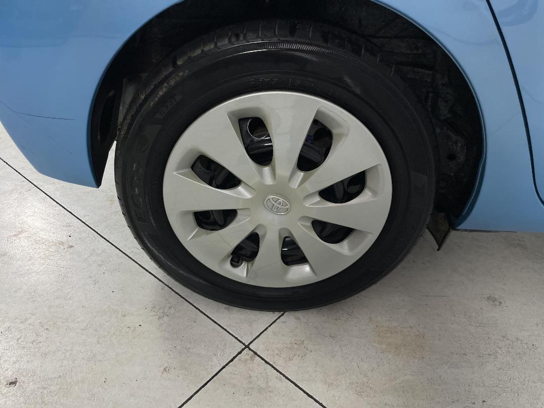 Photo '12' of Toyota Aqua