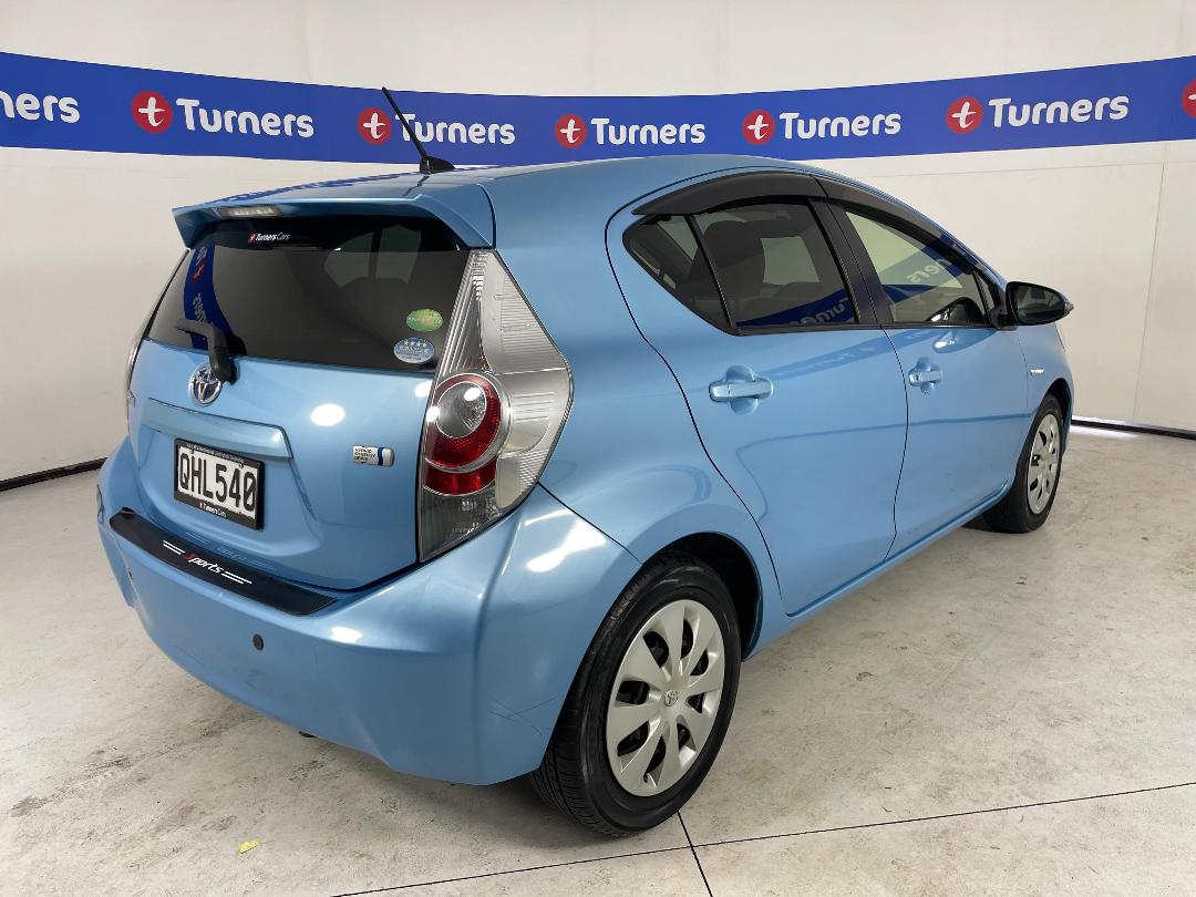 Photo '7' of Toyota Aqua