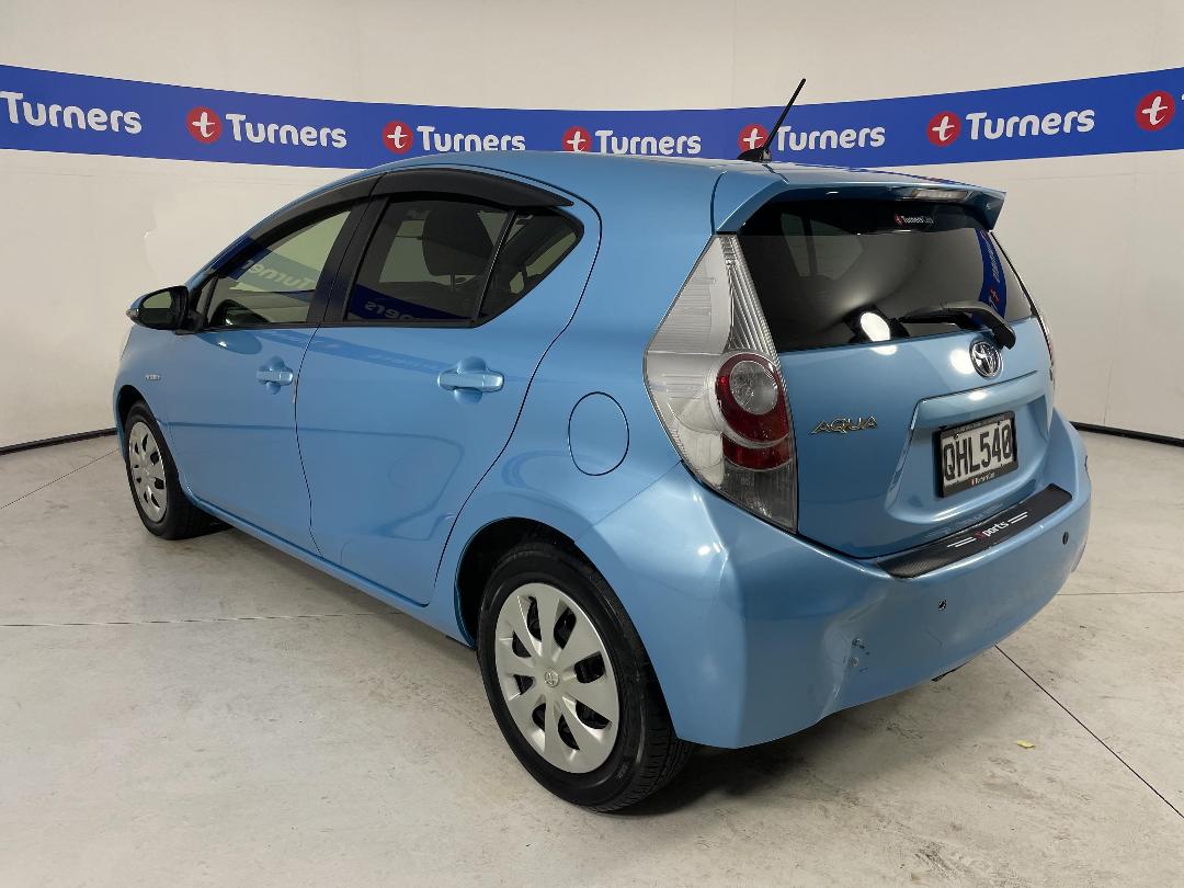 Photo '5' of Toyota Aqua