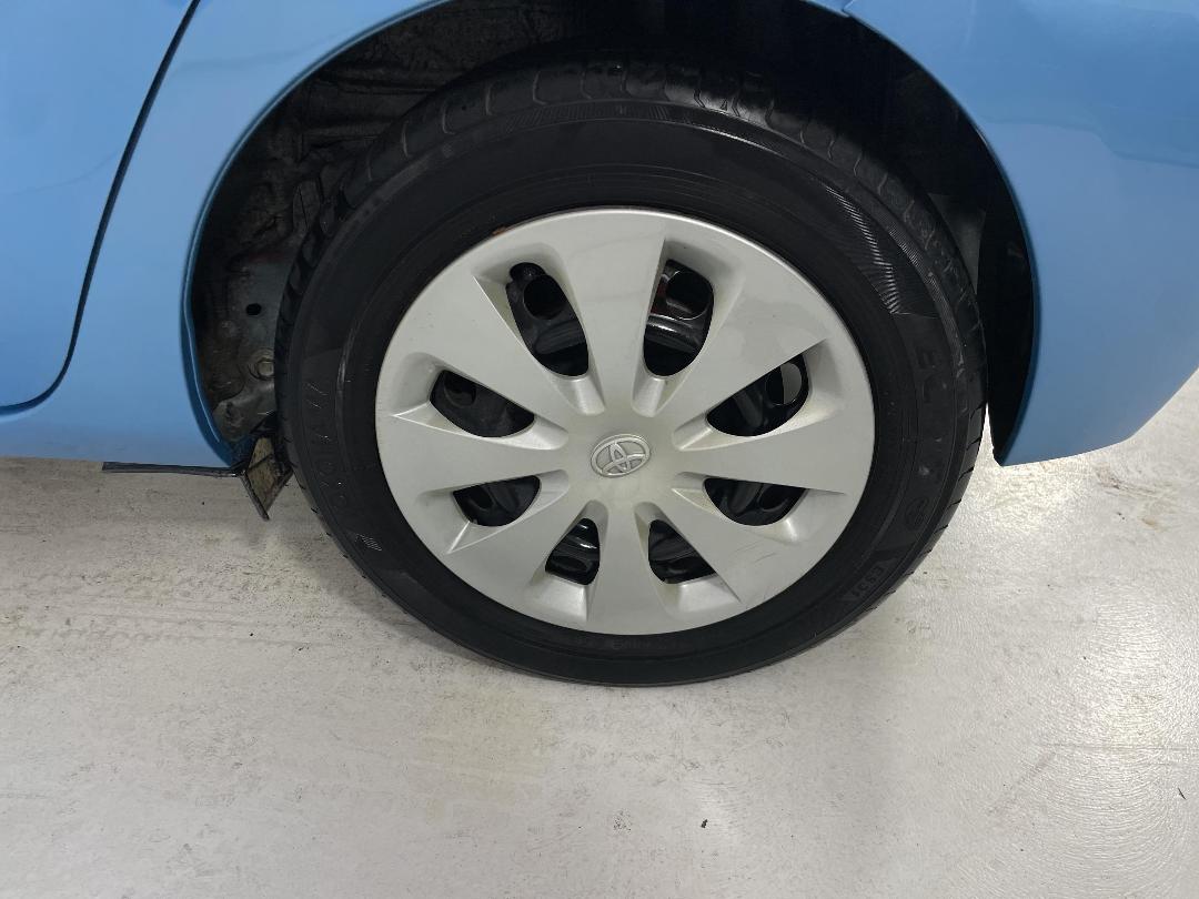 Photo '11' of Toyota Aqua