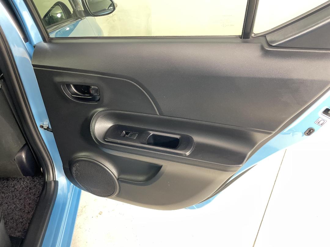 Photo '19' of Toyota Aqua