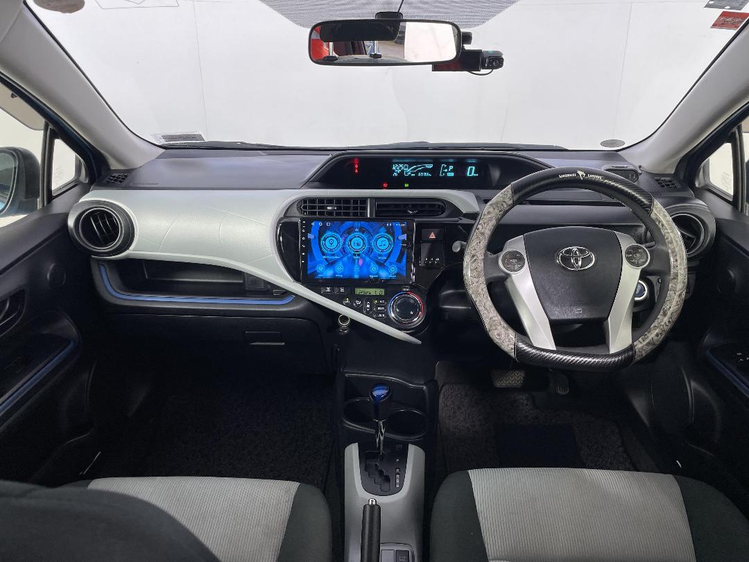 Photo '17' of Toyota Aqua