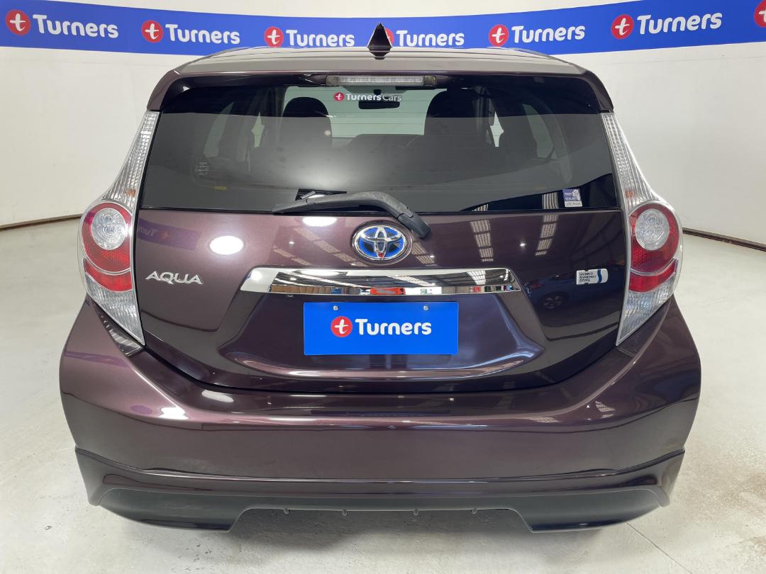 Photo '6' of Toyota Aqua