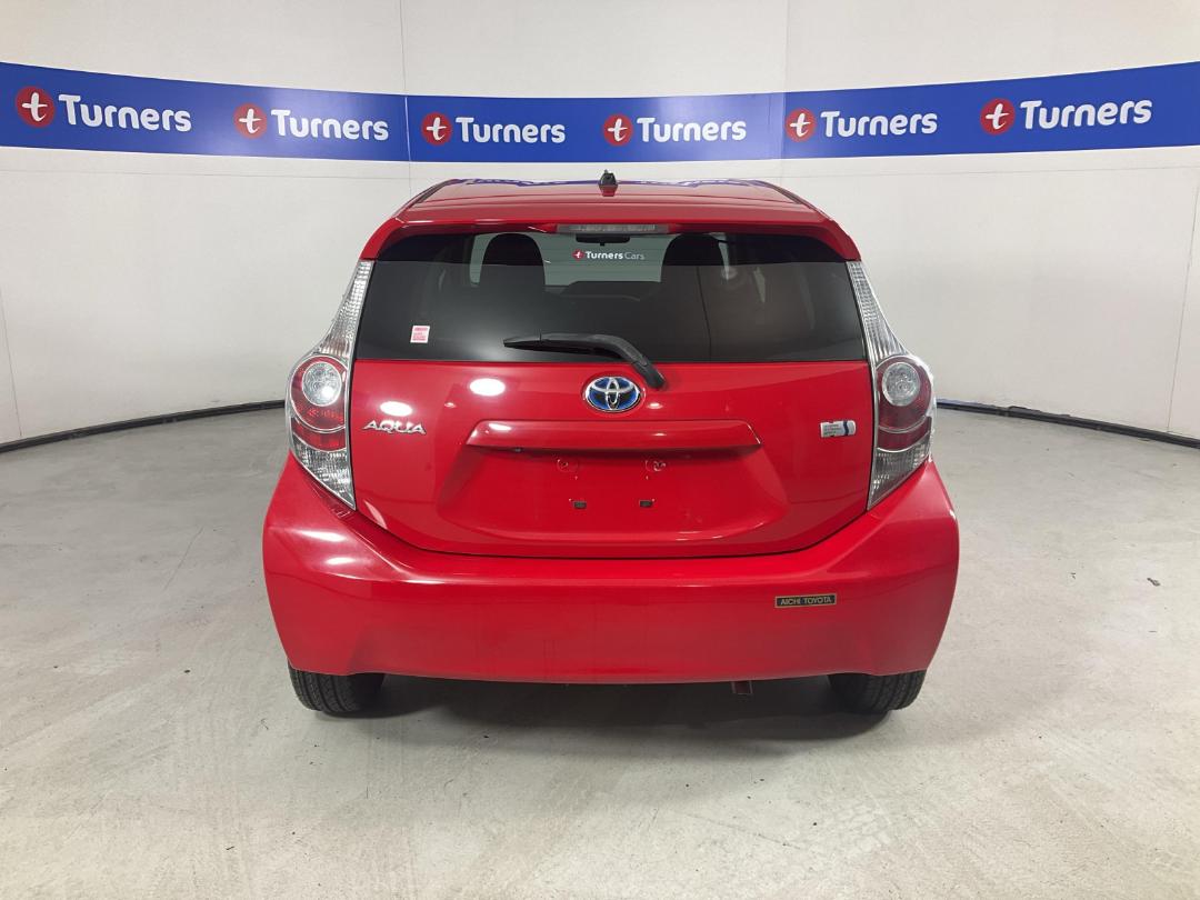 Photo '6' of Toyota Aqua Photo '6' of Toyota Aqua