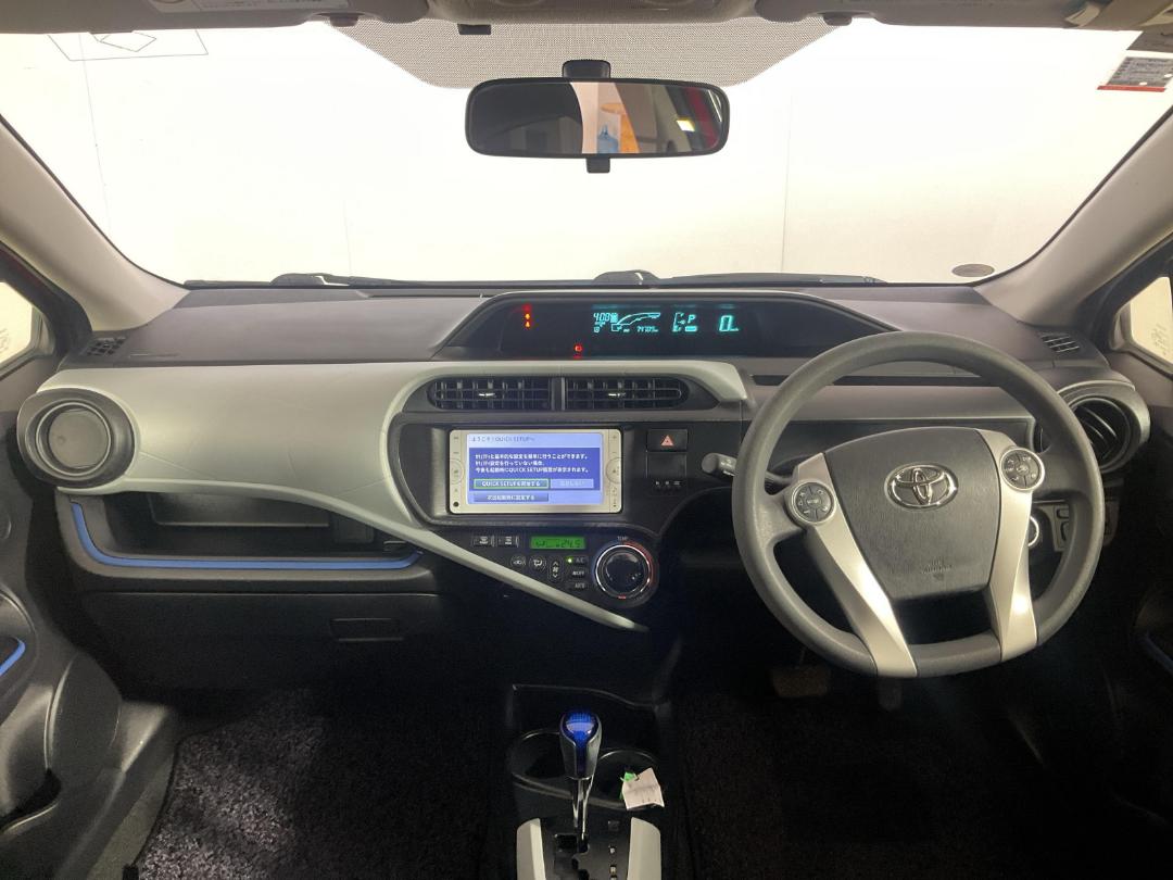 Photo '17' of Toyota Aqua Photo '17' of Toyota Aqua