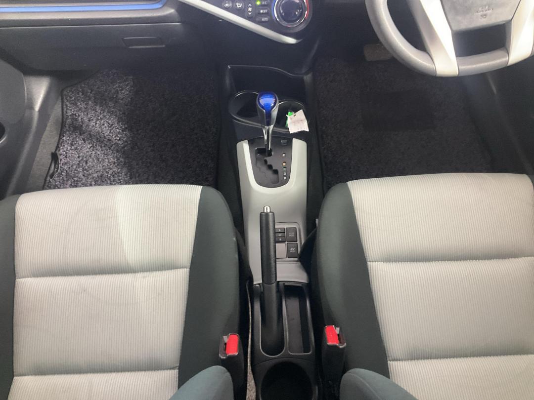 Photo '18' of Toyota Aqua Photo '18' of Toyota Aqua