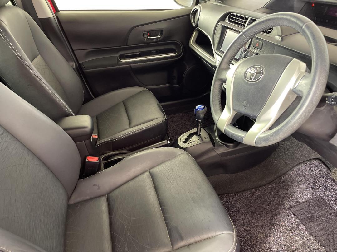 Photo '16' of Toyota Aqua Photo '16' of Toyota Aqua