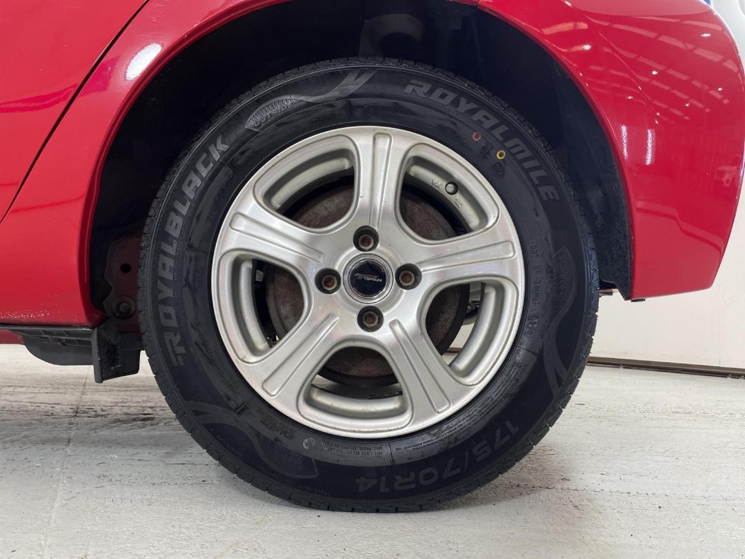 Photo '11' of Toyota Aqua Photo '11' of Toyota Aqua