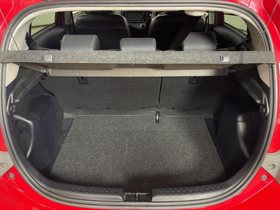 Photo '14' of Toyota Aqua Photo '14' of Toyota Aqua