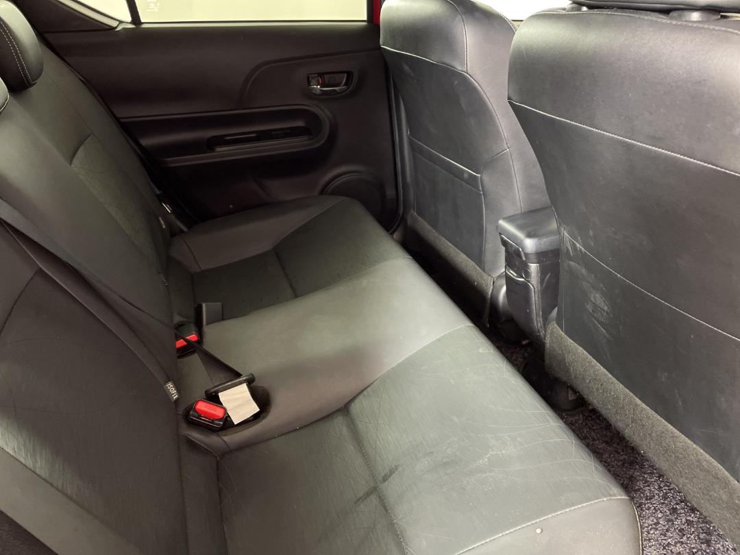 Photo '20' of Toyota Aqua Photo '20' of Toyota Aqua