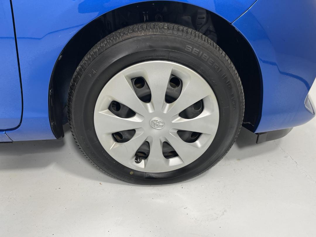 Photo '9' of Toyota Aqua Photo '9' of Toyota Aqua