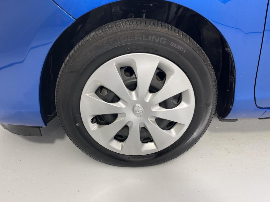 Photo '10' of Toyota Aqua Photo '10' of Toyota Aqua