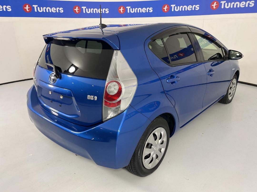 Photo '7' of Toyota Aqua Photo '7' of Toyota Aqua