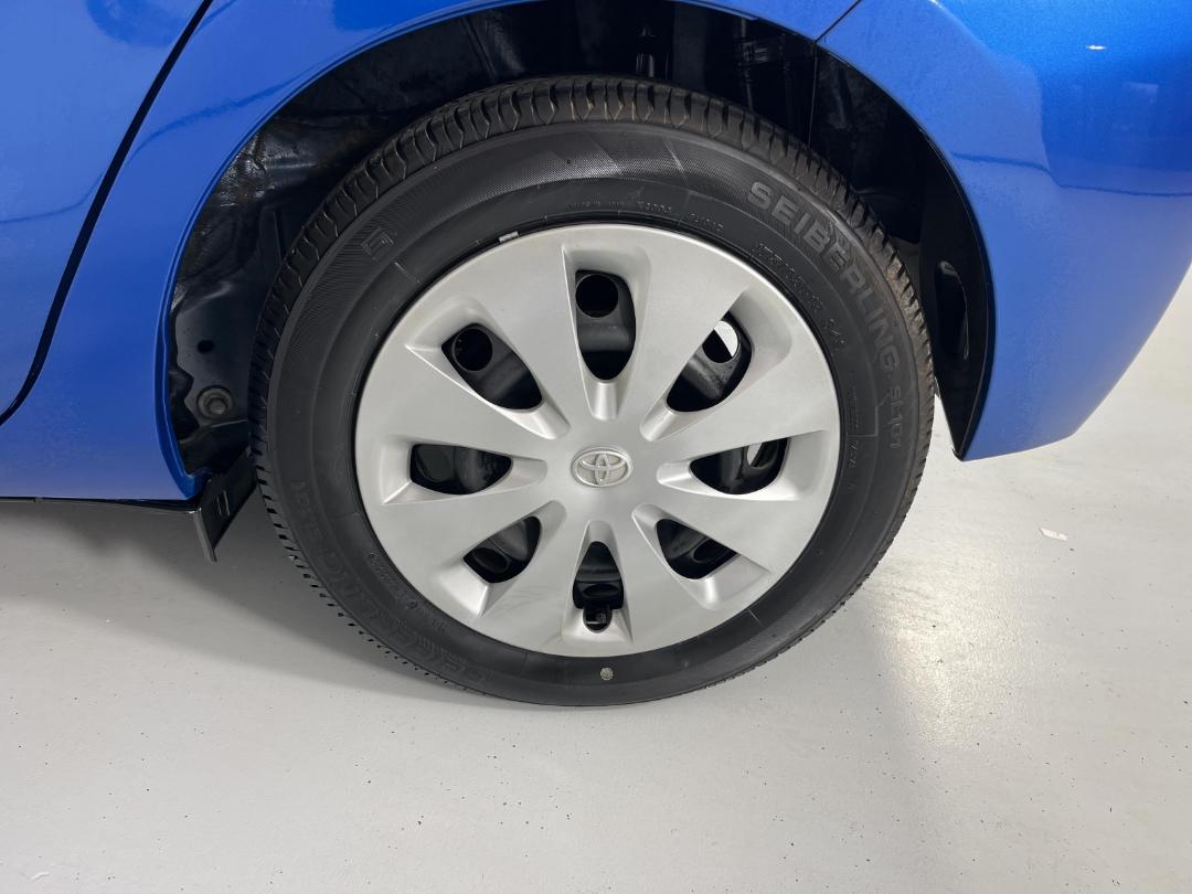 Photo '11' of Toyota Aqua Photo '11' of Toyota Aqua