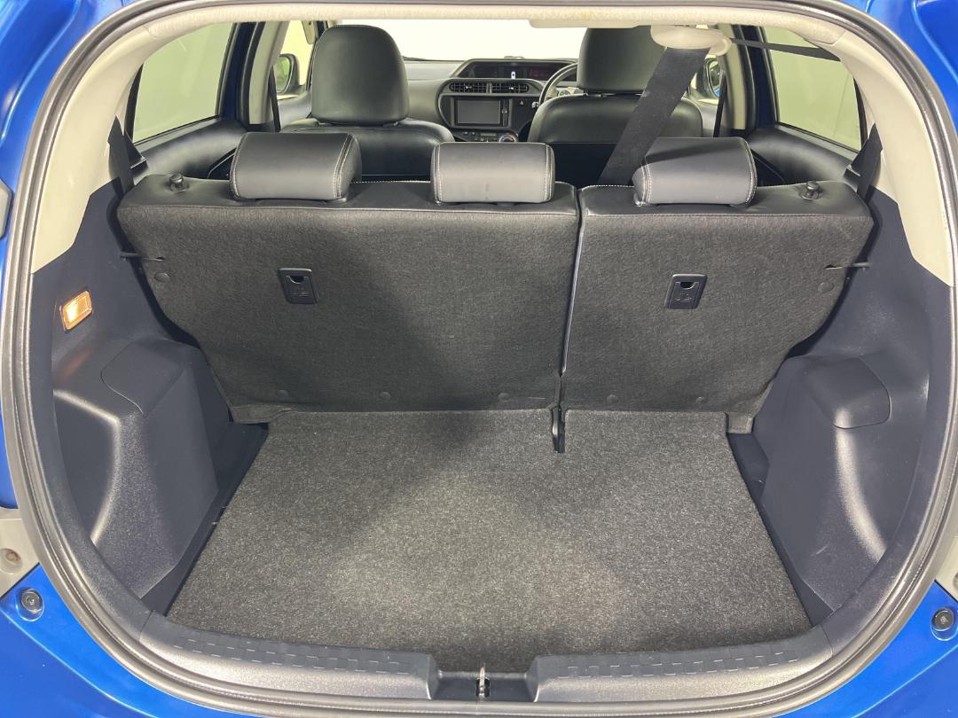 Photo '14' of Toyota Aqua Photo '14' of Toyota Aqua