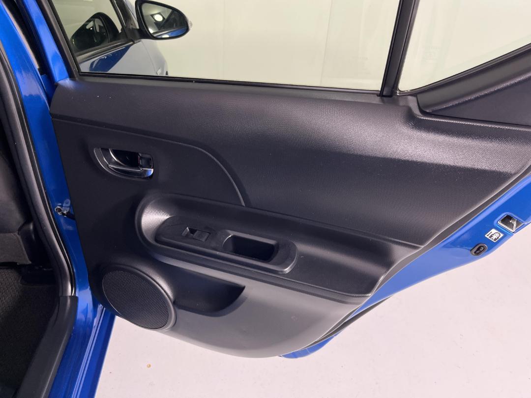 Photo '19' of Toyota Aqua Photo '19' of Toyota Aqua