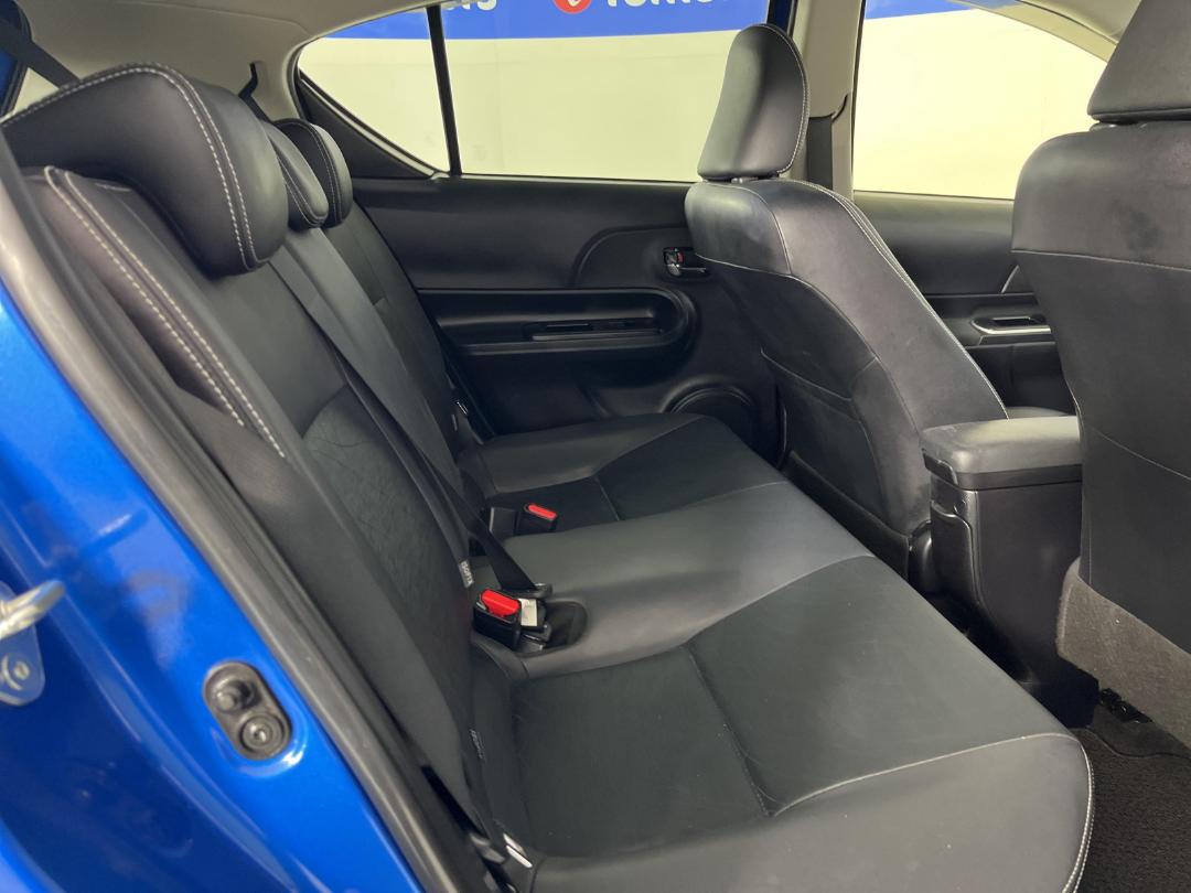 Photo '20' of Toyota Aqua Photo '20' of Toyota Aqua