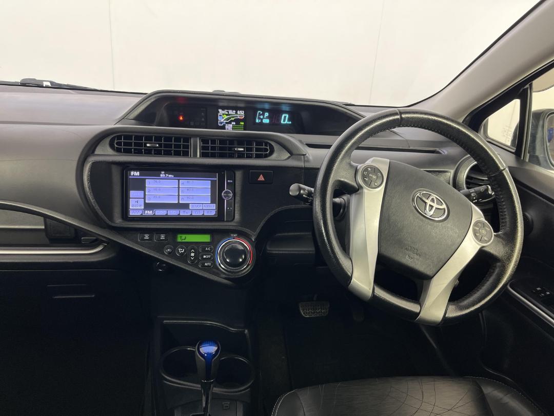 Photo '17' of Toyota Aqua Photo '17' of Toyota Aqua