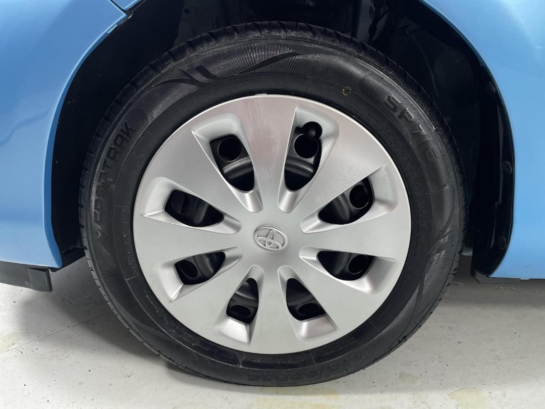 Photo '10' of Toyota Aqua Photo '10' of Toyota Aqua