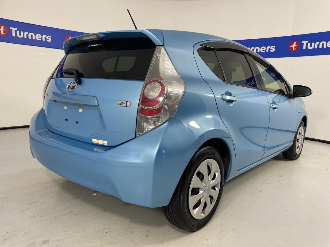 Photo '7' of Toyota Aqua Photo '7' of Toyota Aqua