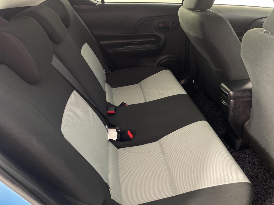 Photo '20' of Toyota Aqua Photo '20' of Toyota Aqua