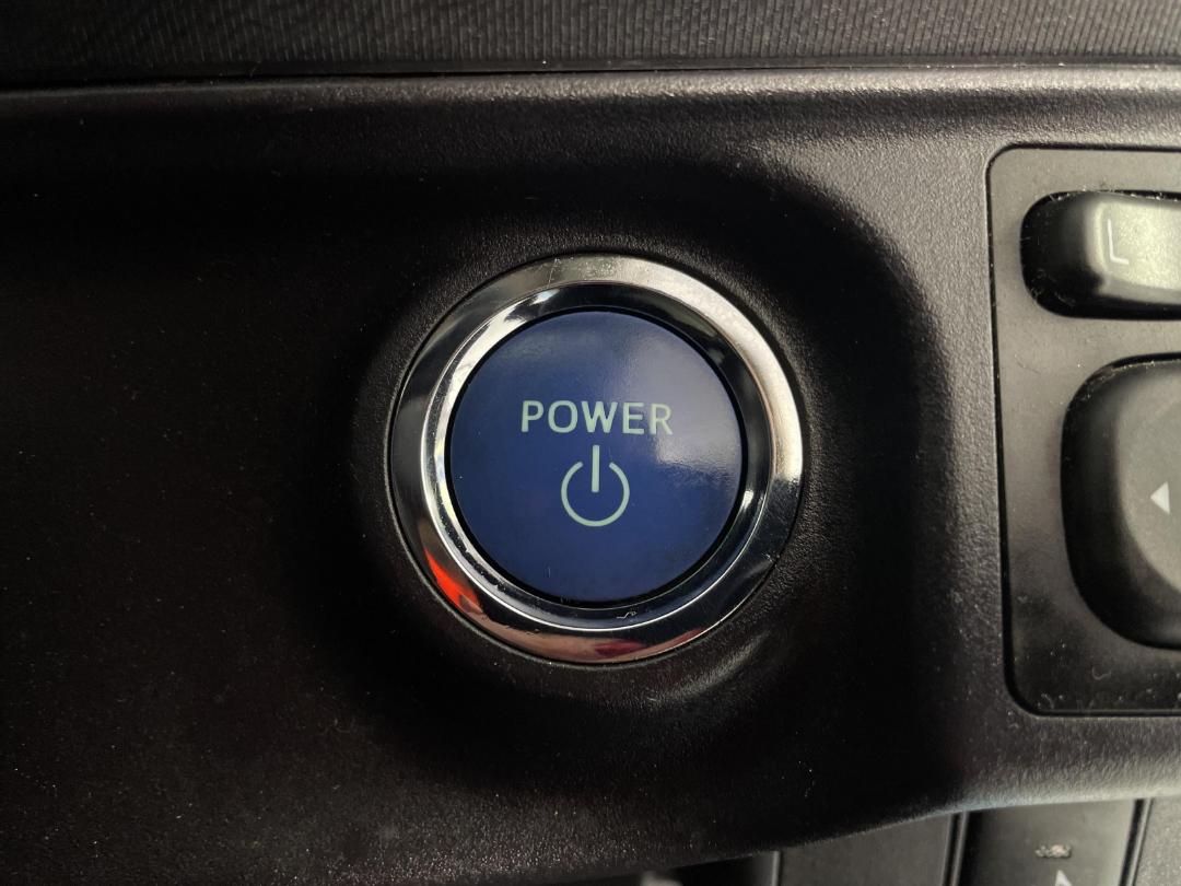 Photo '24' of Toyota Aqua Photo '24' of Toyota Aqua