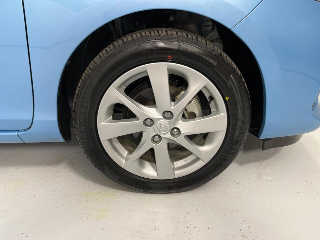 Photo '9' of Toyota Aqua Photo '9' of Toyota Aqua